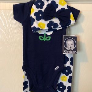 NWT 3pc. Gerber Take Home Outfit.